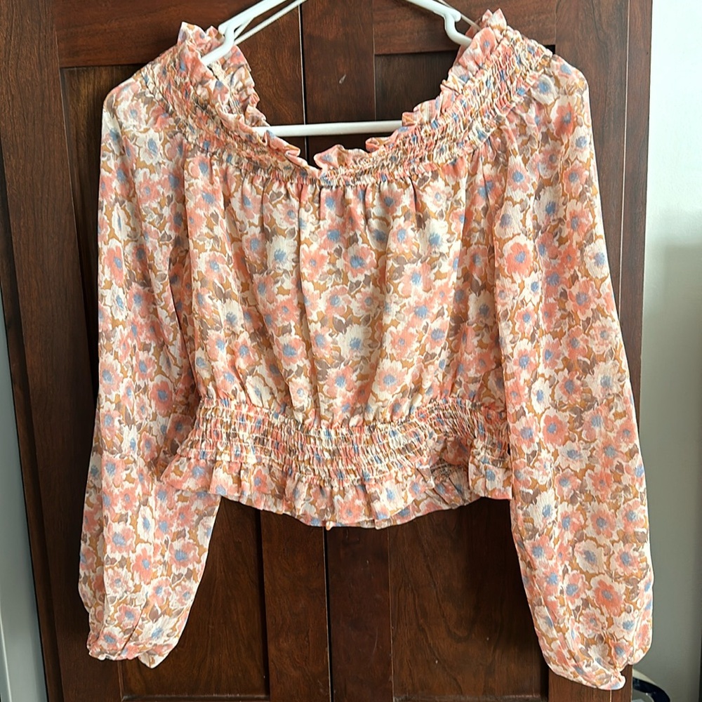 Boutique Off the Shoulder Crop Floral Design
